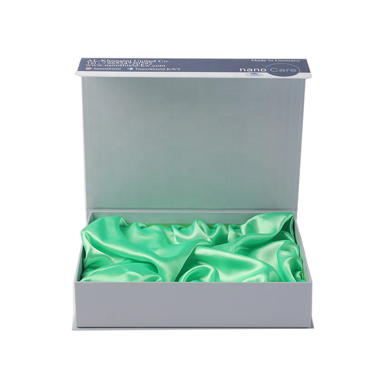 Luxury Wholesale Personalised Magnetic Gift Box with Green Silk Holder