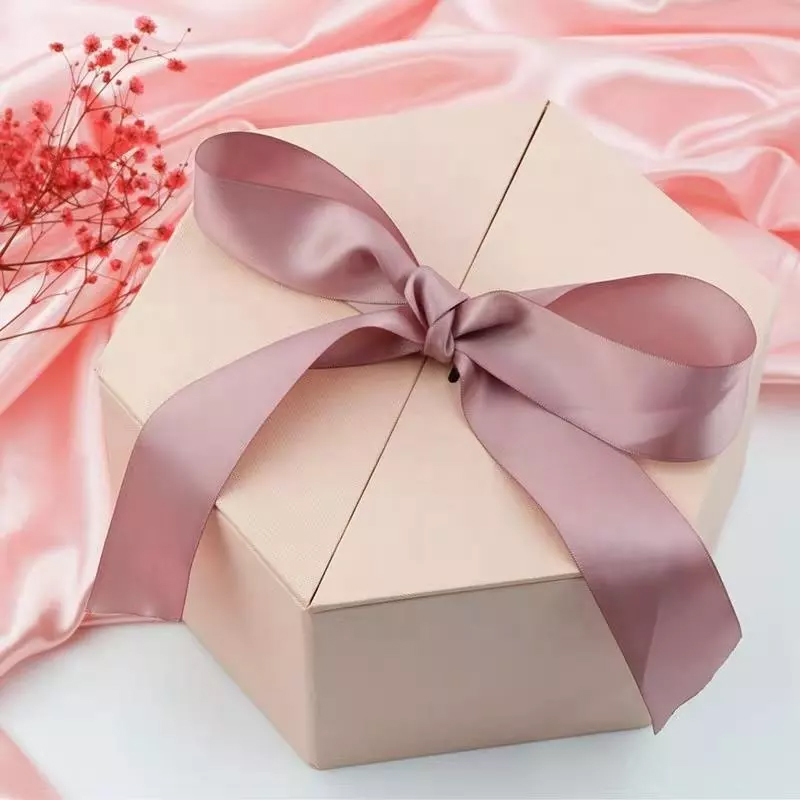 Sweet Engagement Luxury Craft Cardboard Paper Packaging Jewelry Hexagon Shaped Pink Custom Gift Box With Ribbon